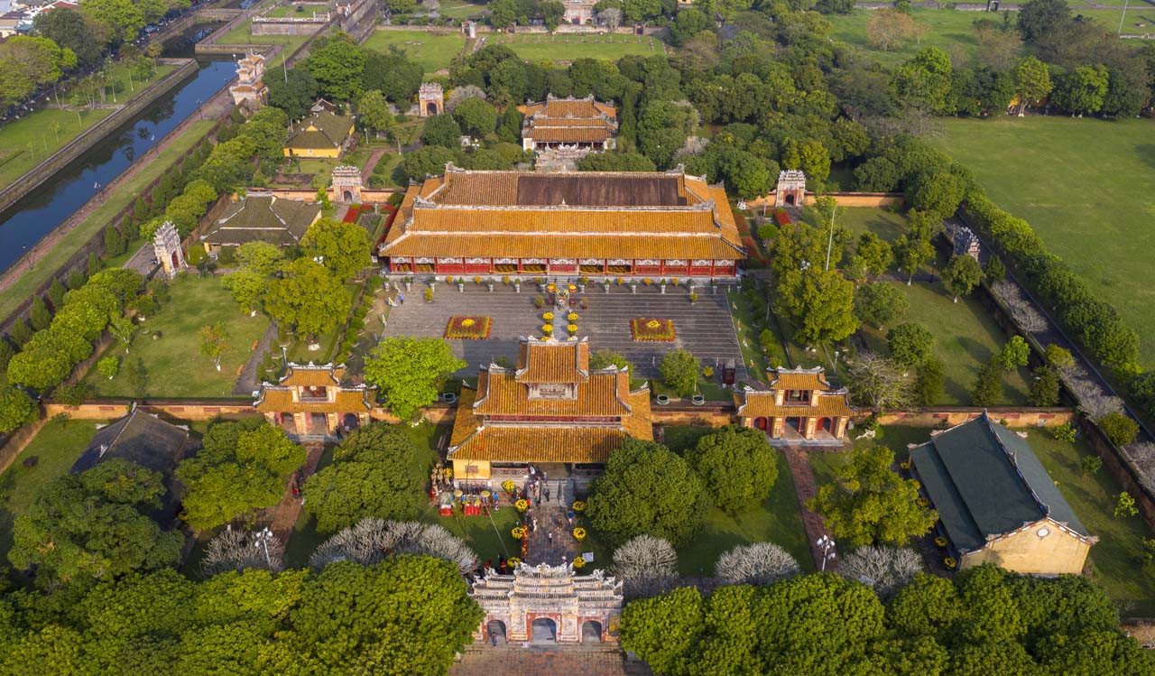 Tour hue