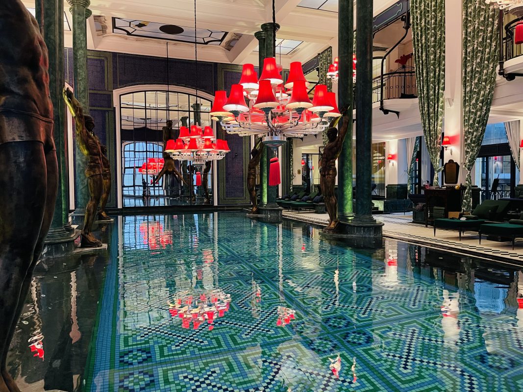 Bể Bơi của Khách sạn De la Coupole – MGallery